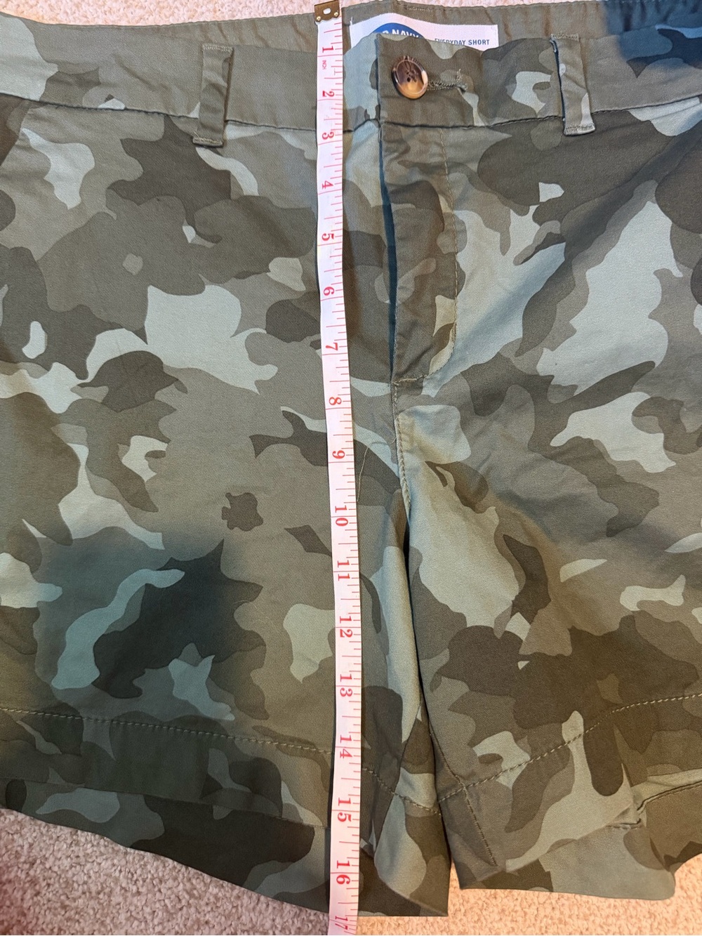 Old Navy Green Camo Women's Bermuda Shorts - Picture 5 of 6
